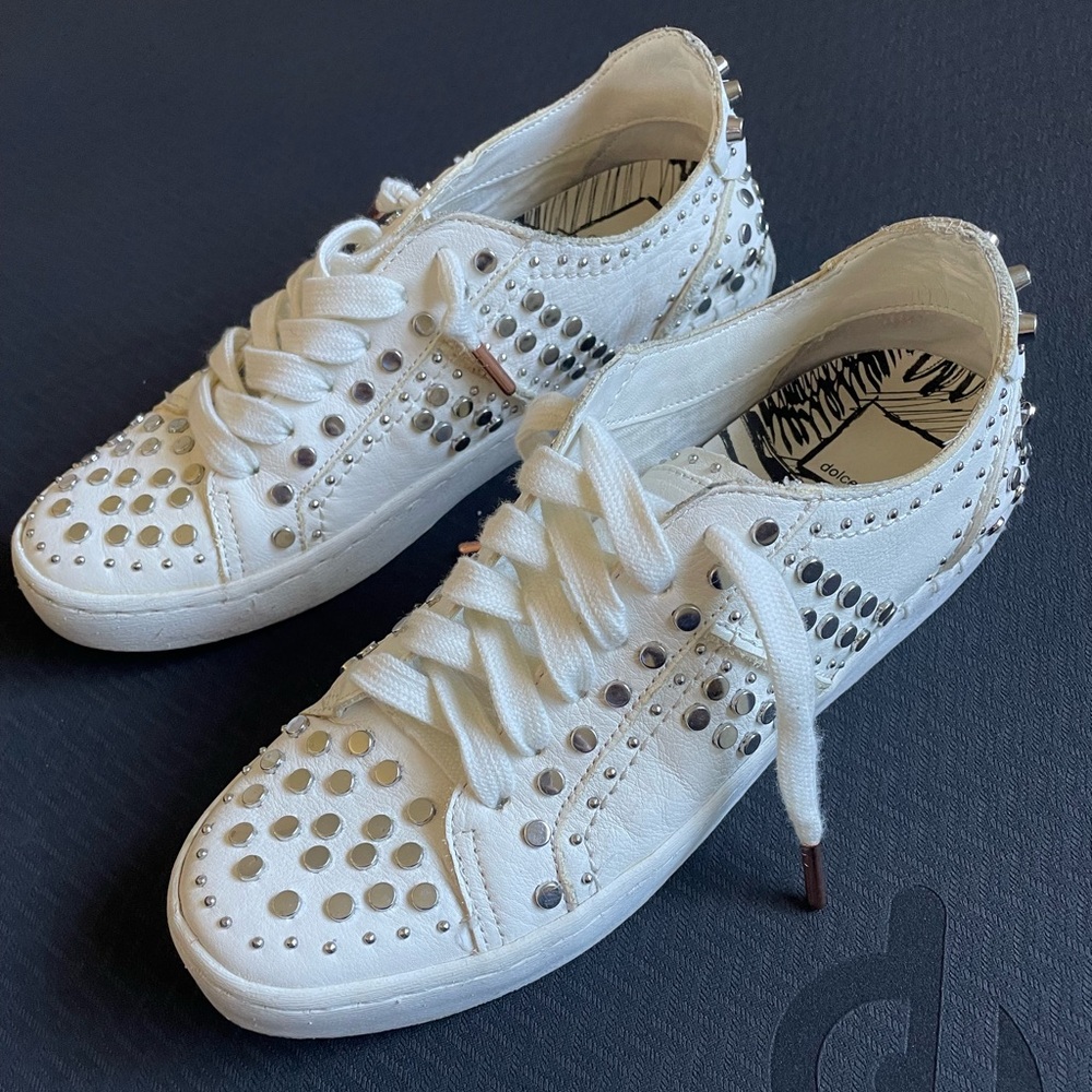 Dolce Vita Sneakers Shoes White Silver Stud Accents 6.5